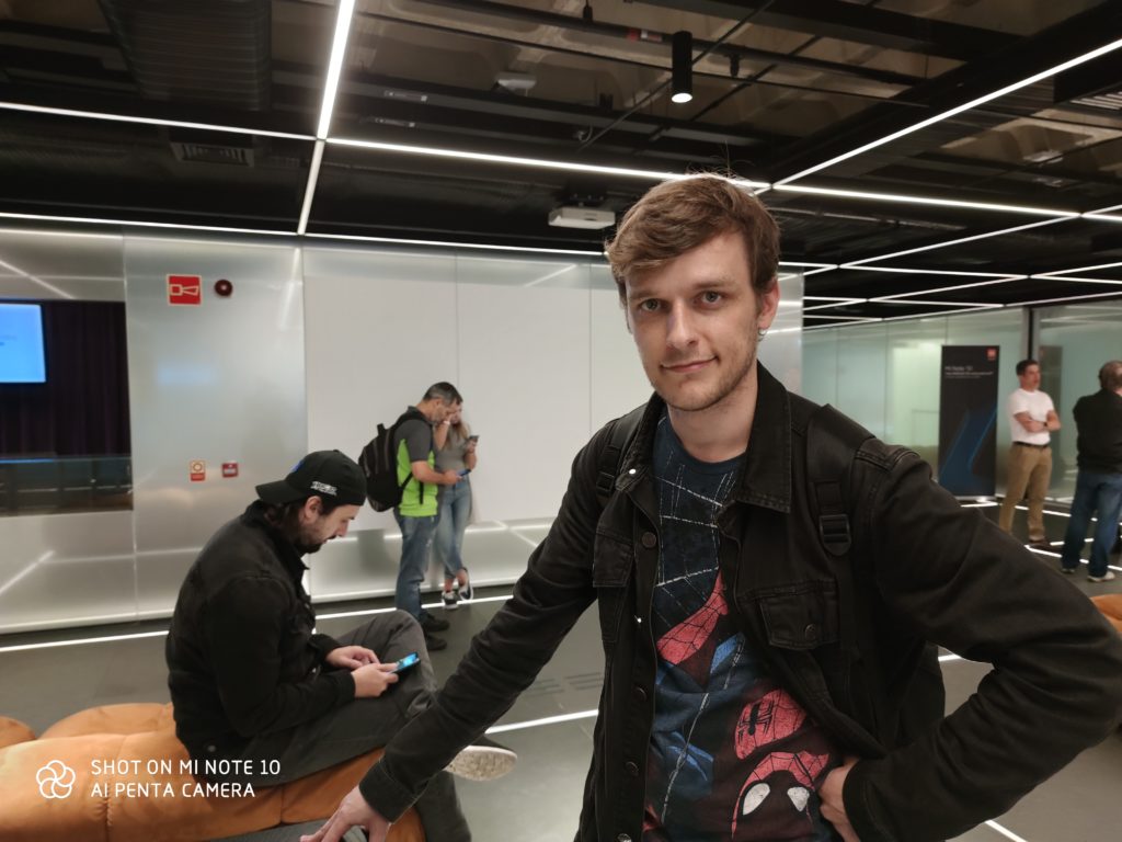 Leonardo Rocha, do Tecmundo. Foto tirada com o Mi Note 10