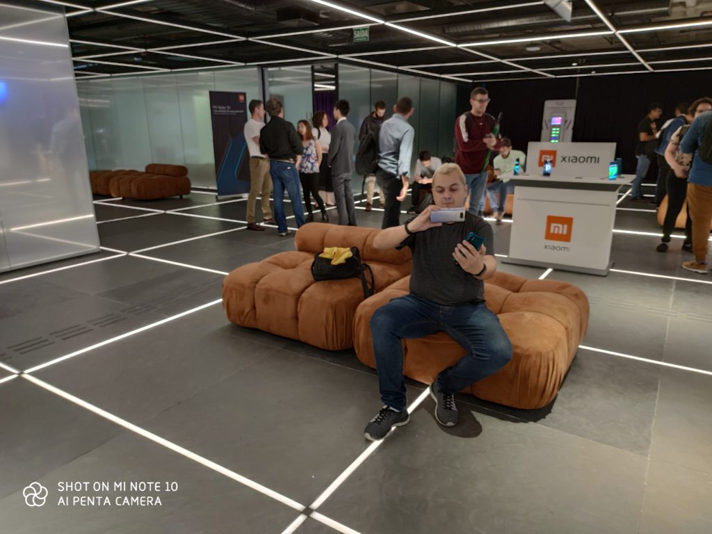 Fabio Moura, o Brasiligeeks. Foto tirada com o Mi Note 10