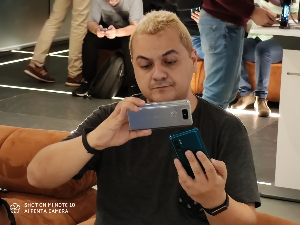 Fabio Moura, o Brasiligeeks, com zoom. Foto tirada com o Mi Note 10