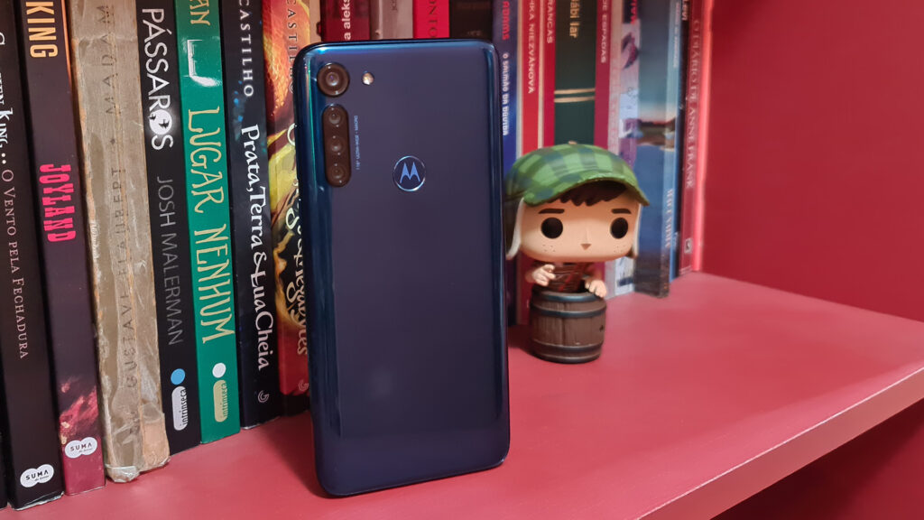 moto g8 power câmeras