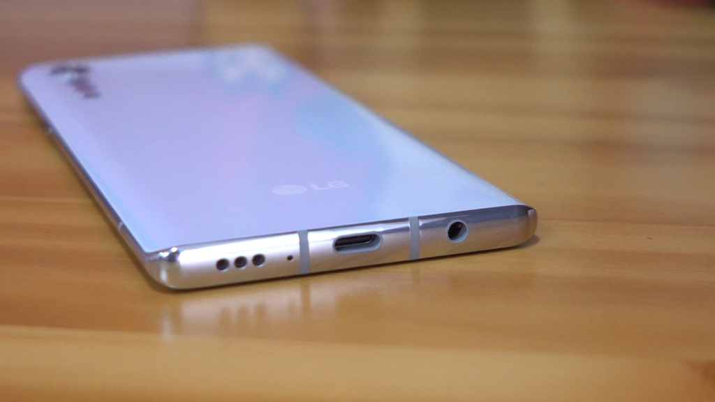 LG Velvet parte inferior