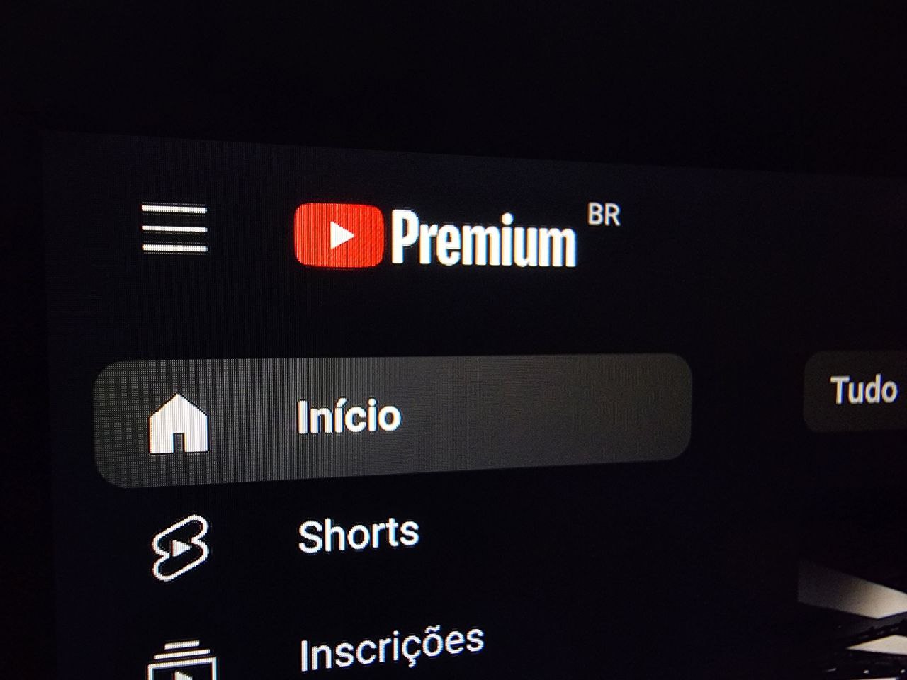 Então pra que serve? YouTube experimenta novo plano pago com anúncios