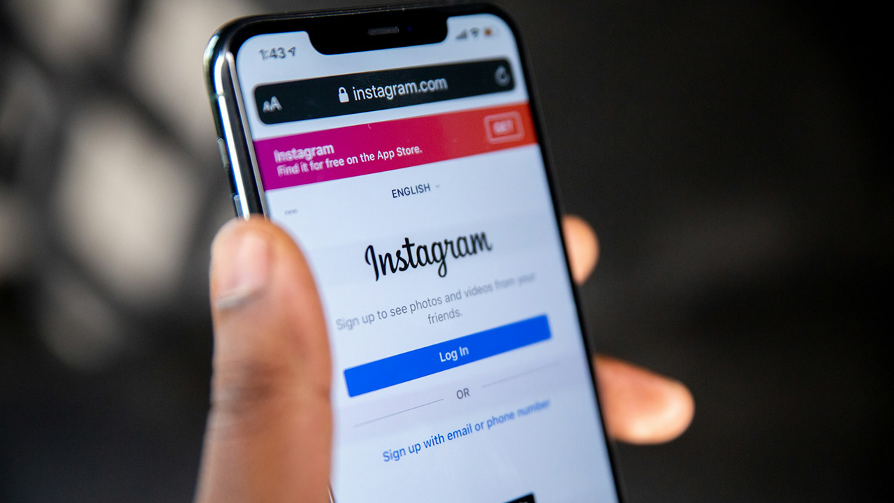 Tela inicial do Instagram na web pelo iPhone