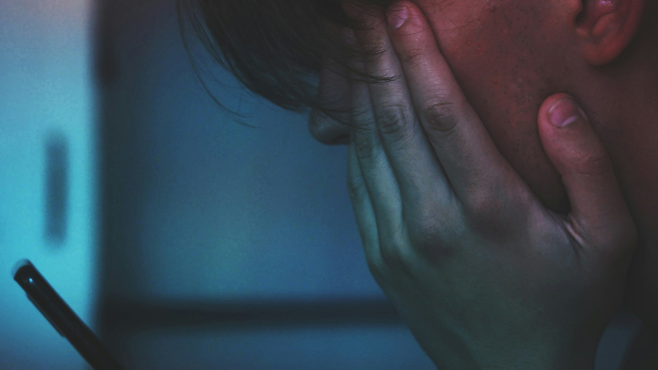 Anúncios golpistas continuam a prosperar no Instagram e Facebook