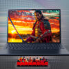 Notebook Vaio FE16 com a imagem de um samurai na tela e pequenos bonequinhos assistindo como se fosse cinema