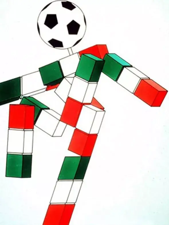 Ciao, mascote da Copa de 1990, na Itália: um boneco tridimensional montado com cubos nas cores da bandeira italiana (verde, amarelo e vermelho). A cabeça é uma bola de futebol
