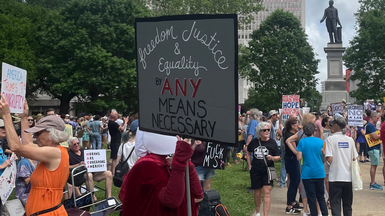 Hands Off!: movimento protesta contra Trump e Musk em mais de mil cidades