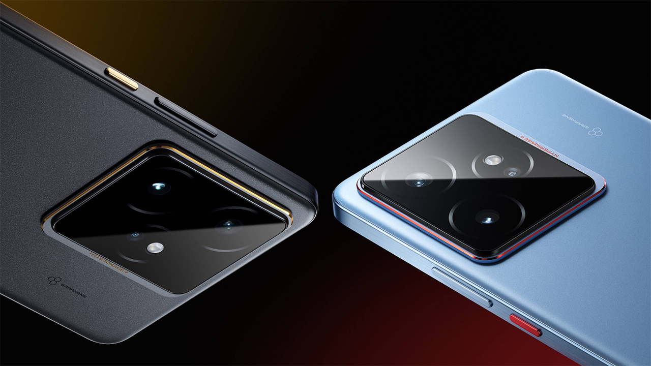 Parte do Realme GT 7 nas cores preto e azul, mostrando basicamente só o módulo de câmeras com três lentes e um flash LED