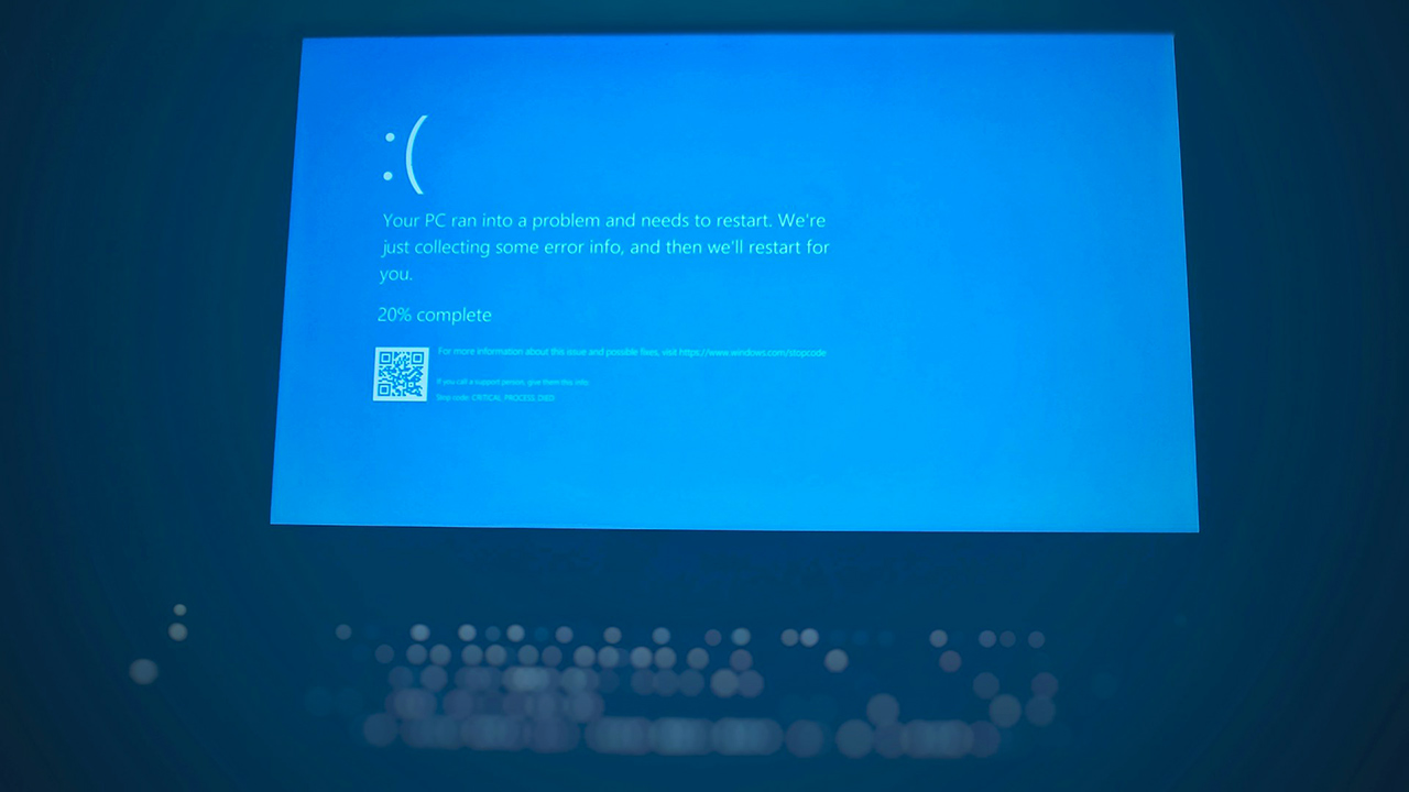 A clássica Tela Azul da Morte como exibida desde o Windows 8