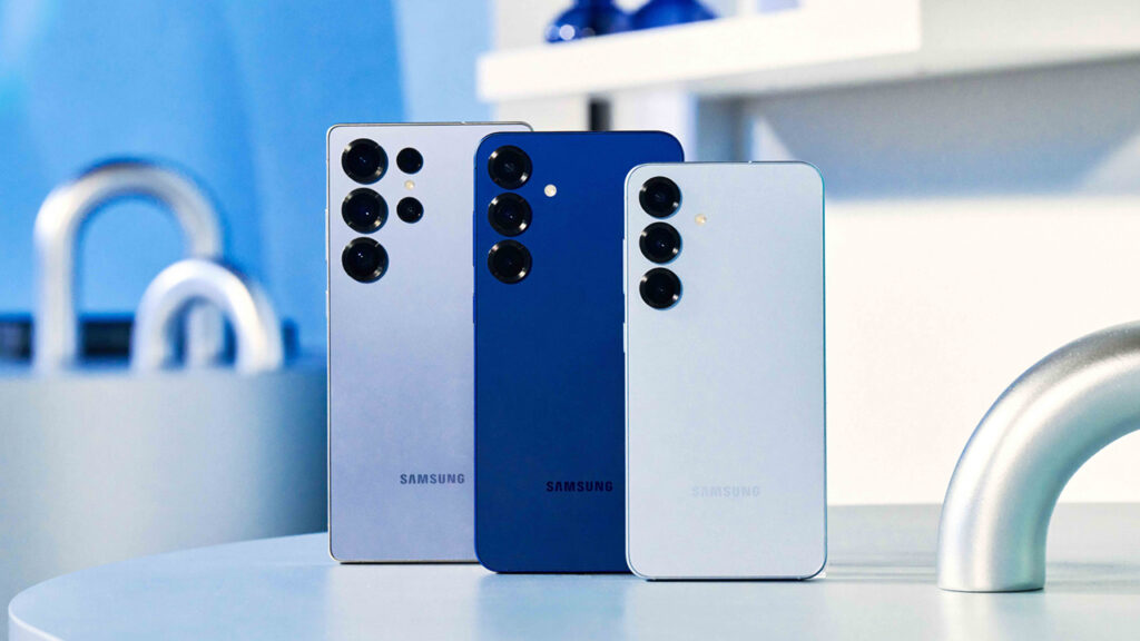 Família Galaxy S25 com o S25 Ultra, S25 Plus e S25 em tons de azul