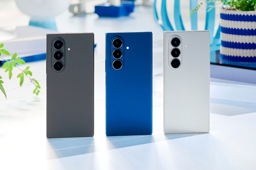 Galaxy Z Fold 7 nas três cores: preto, azul e prata