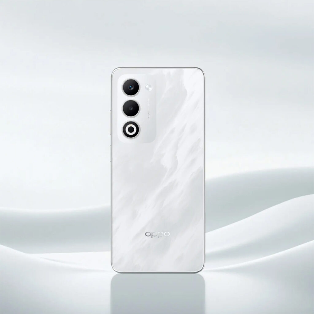 Oppo A5 4G na cor branca com um fundo branco que imita movimento do vento ou nuvens