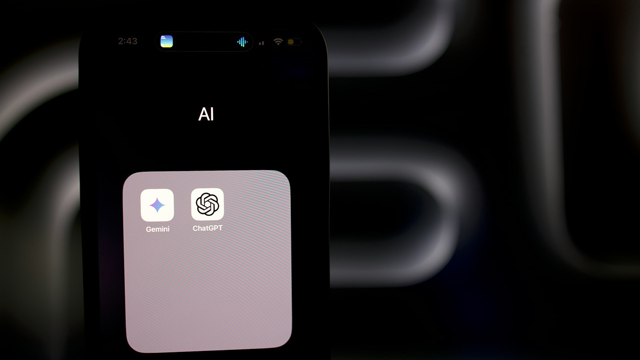 Apps de IA generativa Gemini e ChatGPT