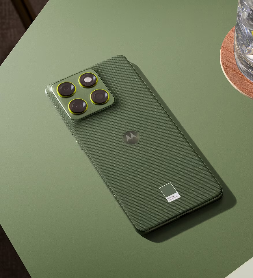 Motorola Edge 70 Bronze Green