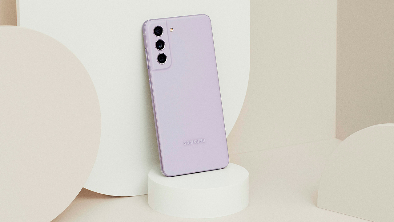 Galaxy S21 FE começa a receber atualização da One UI 8 com Android 16