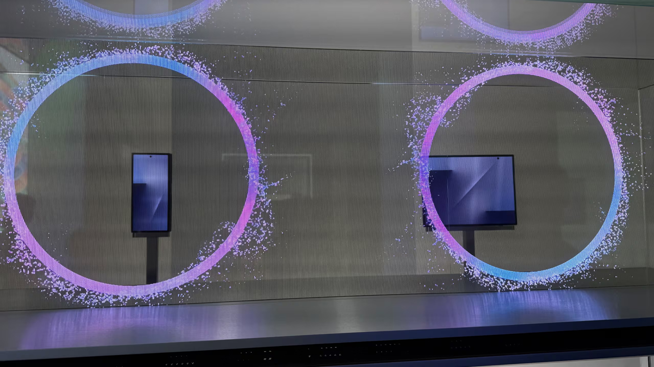 Samsung mostra Galaxy Z TriFold pela primeira vez e deve lançá-lo ainda em 2025