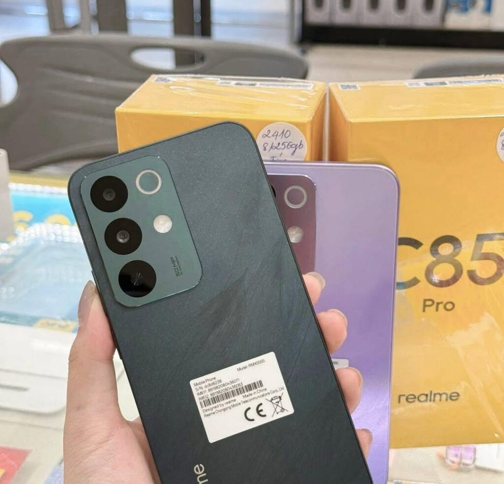 Realme C85 Pro na cor verde