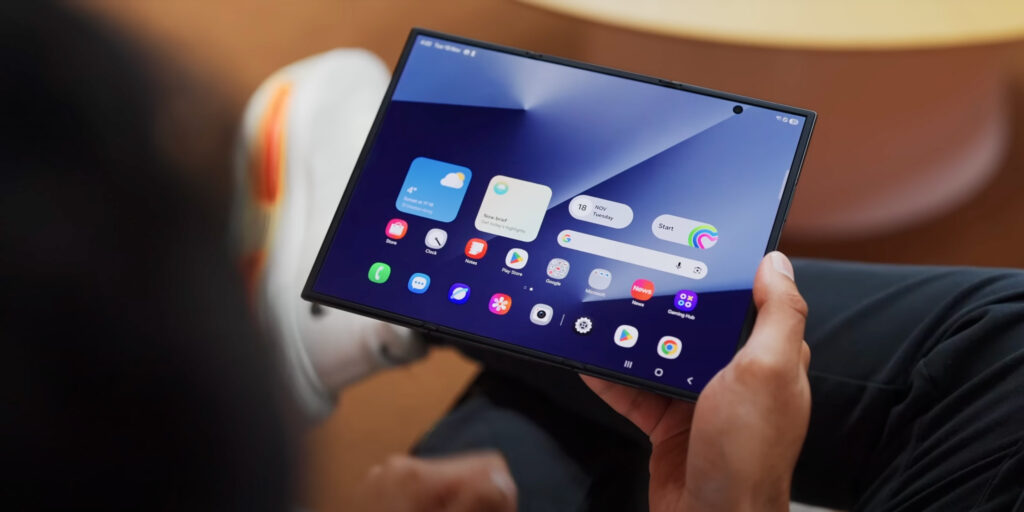 A tela de 10 polegadas do Galaxy Z Trifold em ação