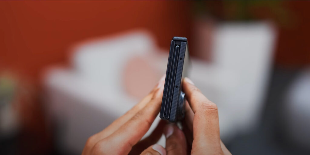 Galaxy Z TriFold tem duas dobras e três partes