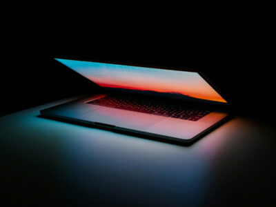 Revolução no MacBook: Apple prepara modelo barato com chip de iPhone e Pro com OLED