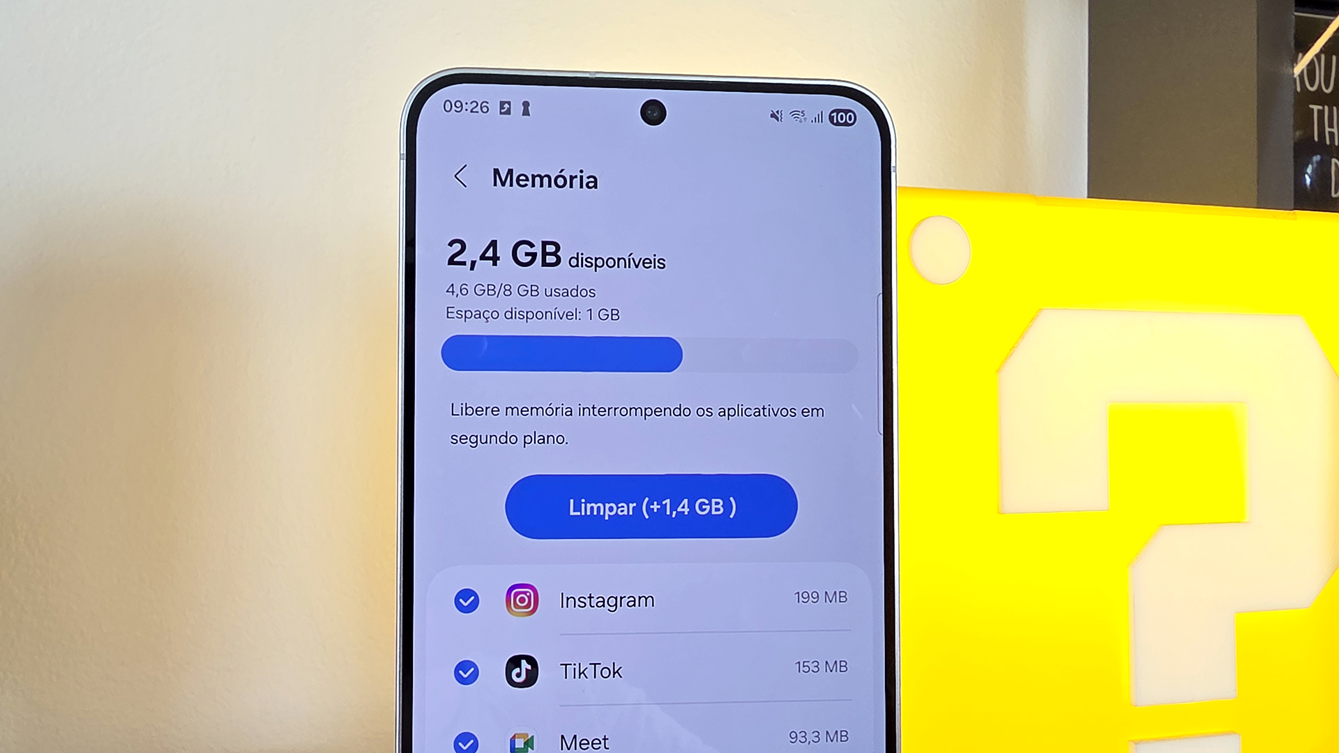 Galaxy S25 FE na tela de memória