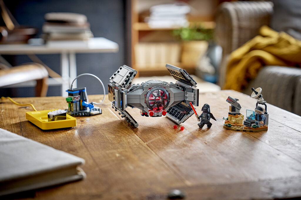 Lego Smart Play: Darth Vader’s TIE Fighter